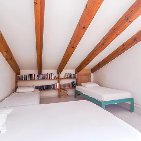 La Tour Génoise - Climatisé Avec Piscine Partagée Appartement