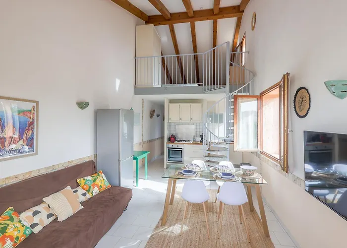 La Tour Genoise - Climatise Avec Piscine Partagee *